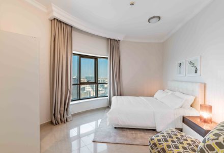 1-bedroom Apartments in Conqueror Tower